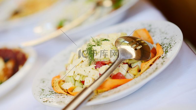 火锅底料加盟代理：揭秘费用构成与影响因素